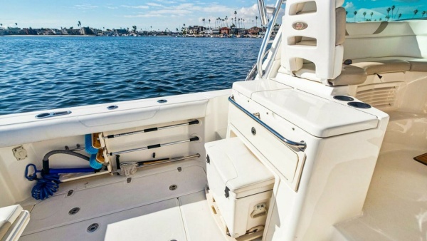 HAMMERHEAD II 34ft Boston Whaler Yacht For Sale