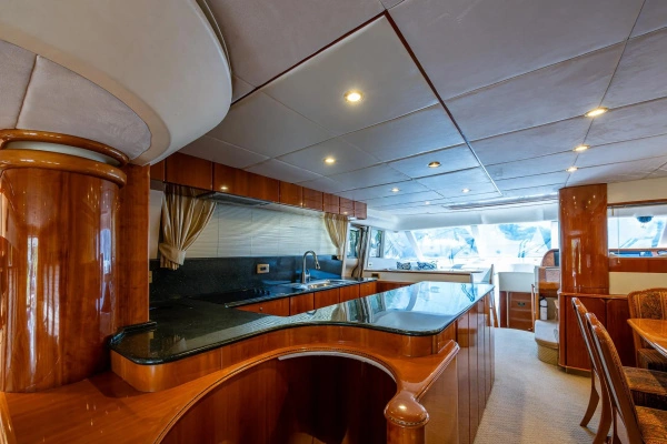 2000 Princess 72