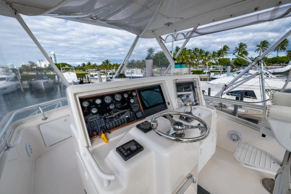 2001 Bertram 39