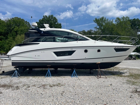 Beneteau Gran Turismo 40 Yacht For Sale
