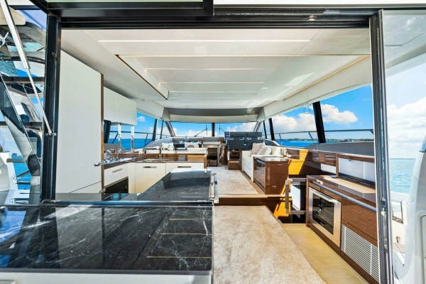 2019 Prestige 63