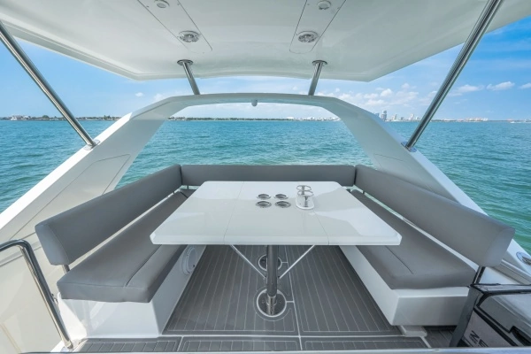2021 Aquila 44