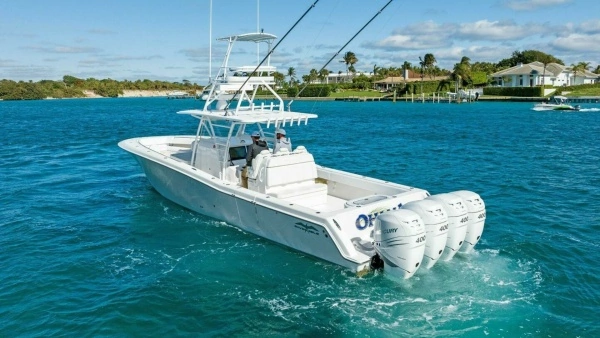 2019 Invincible 42