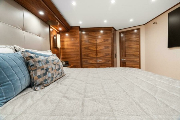 Viking 74 Convertible - Master Stateroom