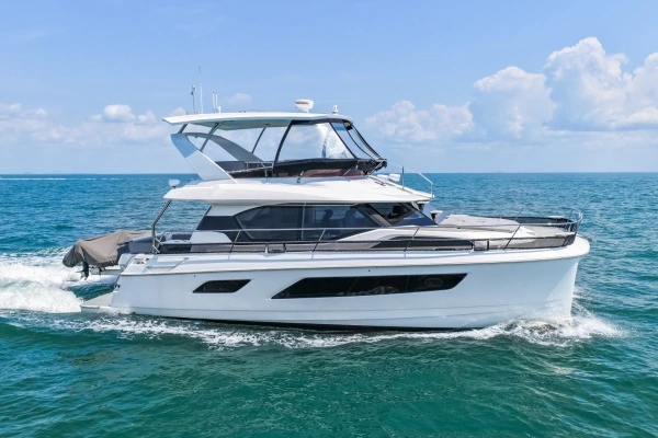 2021 Aquila 44