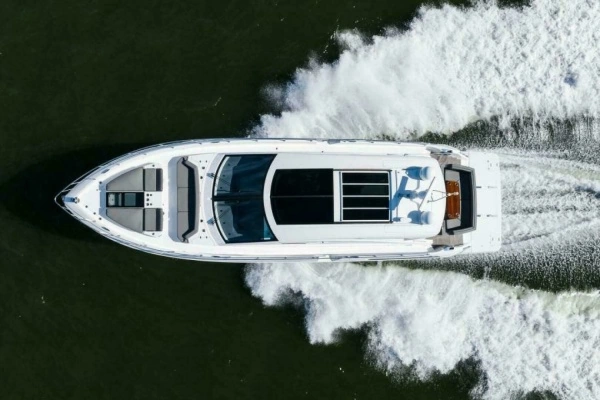 2019 Cruisers Yachts 60