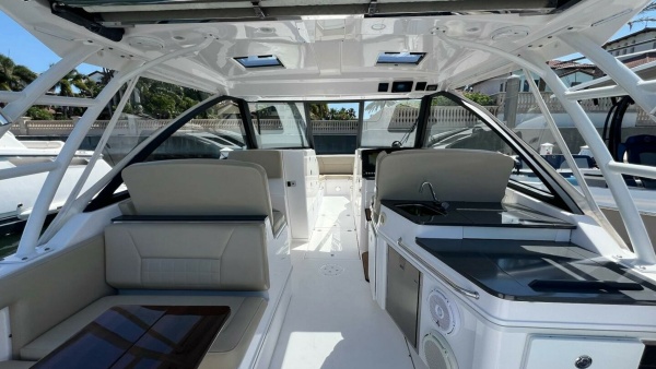 Solamore 34ft Everglades Yacht For Sale