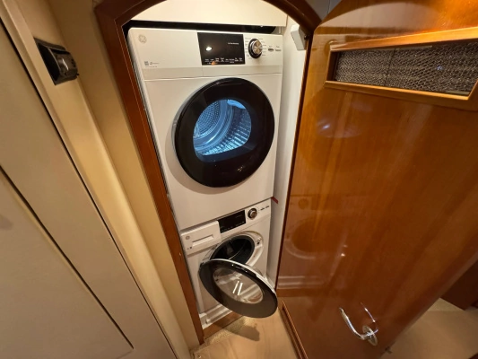 2002 Hatteras 75