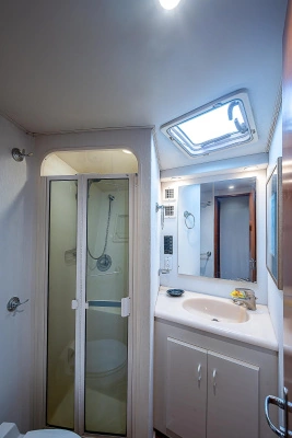 1998 Viking 47