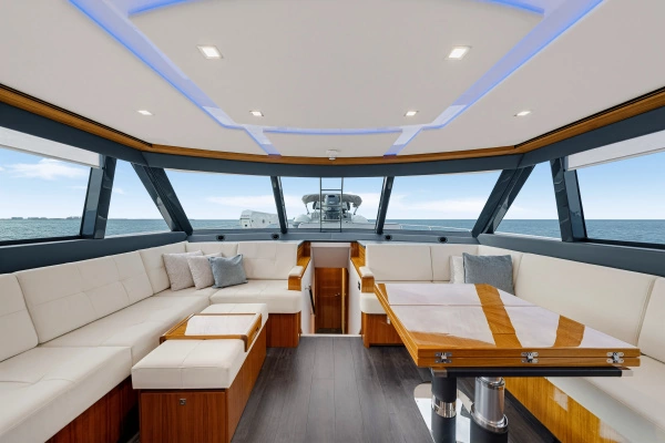 2025 Riviera 72