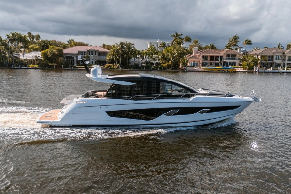 2022 Sunseeker 65