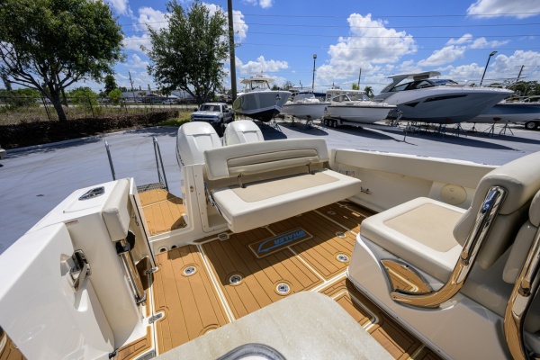 Boston Whaler 32 - Veronica