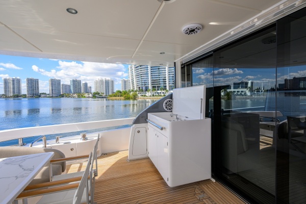 DT78 78ft Azimut Yacht For Sale