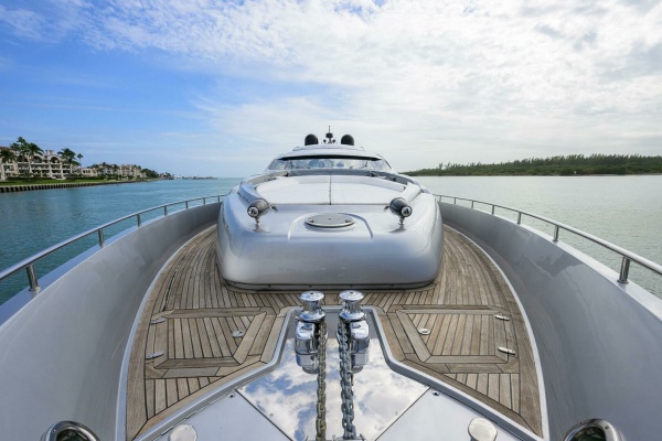Miura 90ft Pershing Yacht For Sale