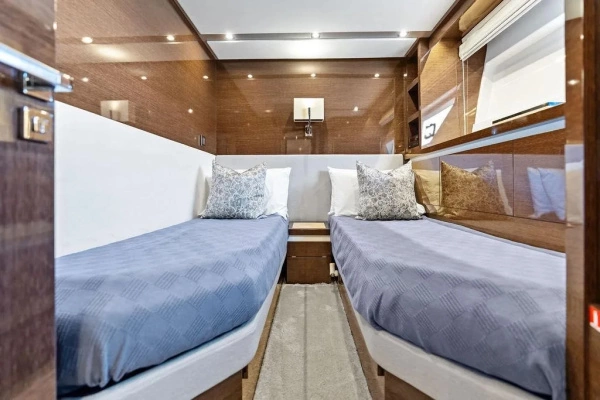 2018 Prestige 68