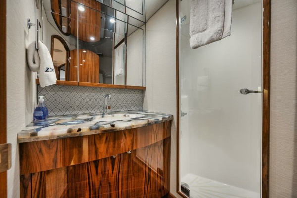 Ziggy 59ft Hatteras Yacht For Sale