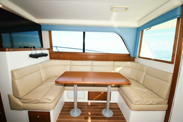 2001 Cabo 35