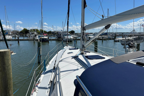 Mischievous Mermaid 44ft Hunter Yacht For Sale