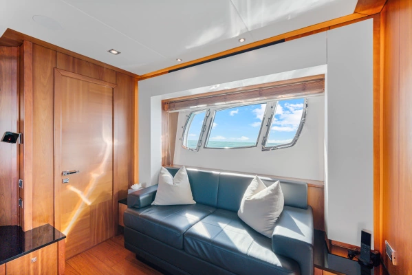 Sunseeker Predator 84 Yacht For Sale