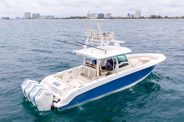 2025 Boston Whaler 38