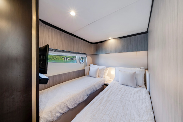 60ft Azimut Yacht For Sale
