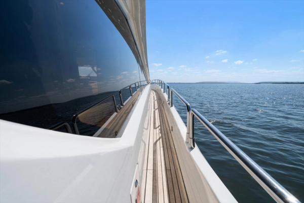 VANGUARD 82ft Sunseeker Yacht For Sale