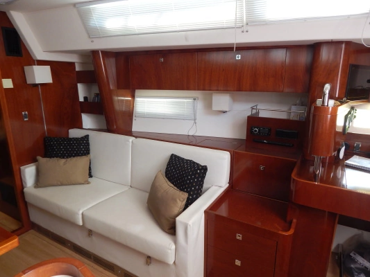 Amel 55 Yacht For Sale