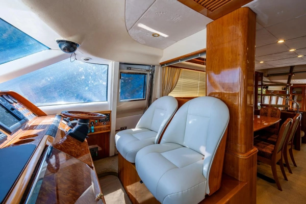 2000 Princess 72