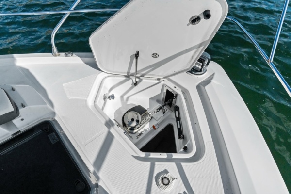 Cruisers 42 SARGAM - Bow