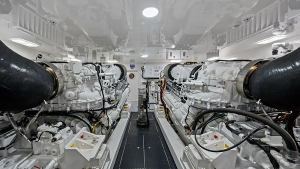 2021 Viking 72