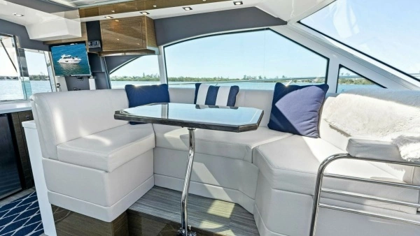2019 Cruisers Yachts 45