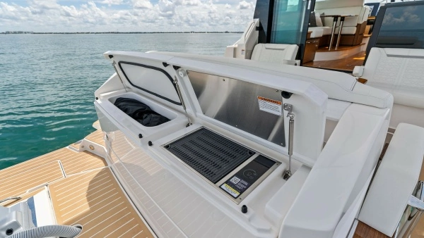 2025 Tiara Yachts 48