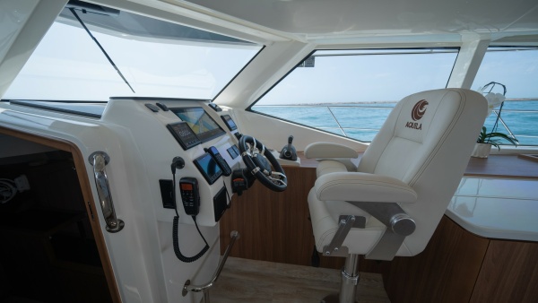 Hey Beautiful 44ft Aquila Yacht For Sale