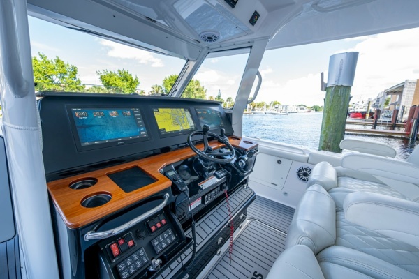 39ft Everglades Yacht For Sale