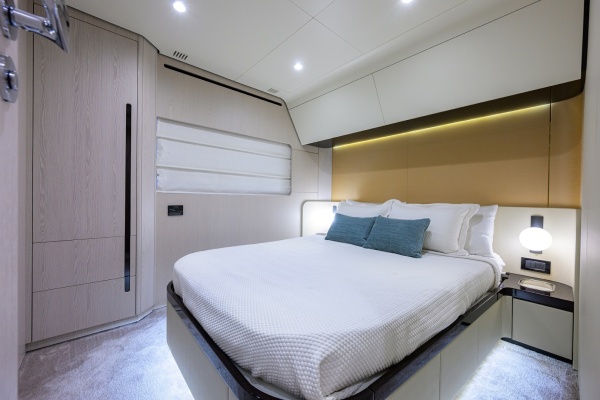 DT78 78ft Azimut Yacht For Sale