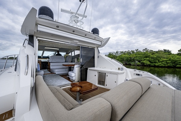 Sunseeker 62 EAGLE II - Cockpit