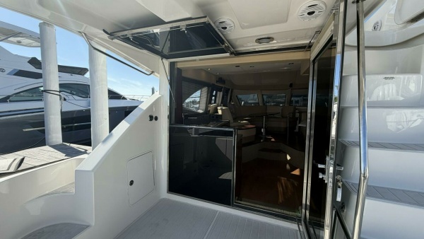 Anchor Management  47ft Sea Ray Yacht For Sale