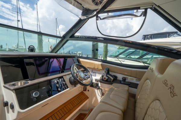 Pace Yourself 32ft Sea Ray Yacht For Sale