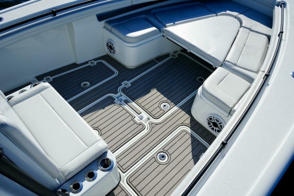 Luhn 32 32ft Yellowfin Yacht For Sale