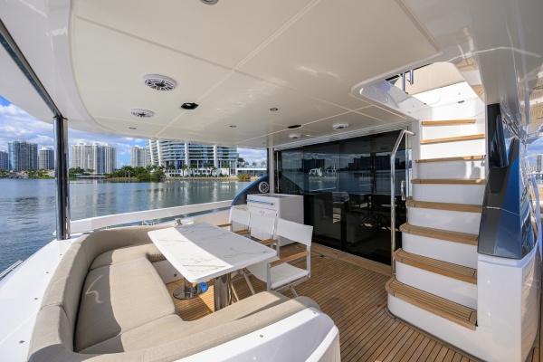 DT78 78ft Azimut Yacht For Sale