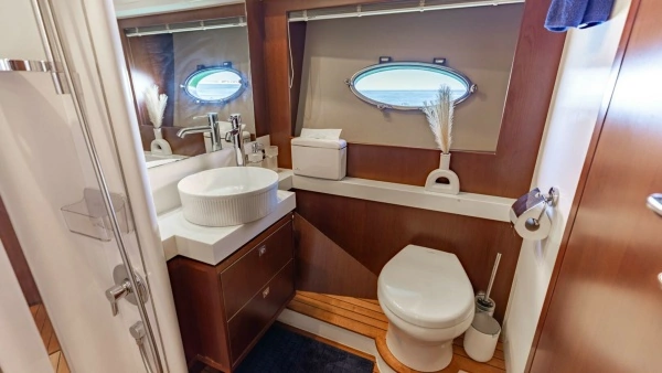 2011 Princess 64