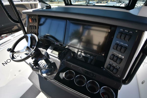 2021 Blackfin 332 