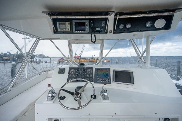 1998 Viking 47