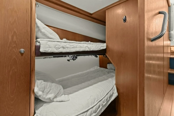 2013 Tiara Yachts 39