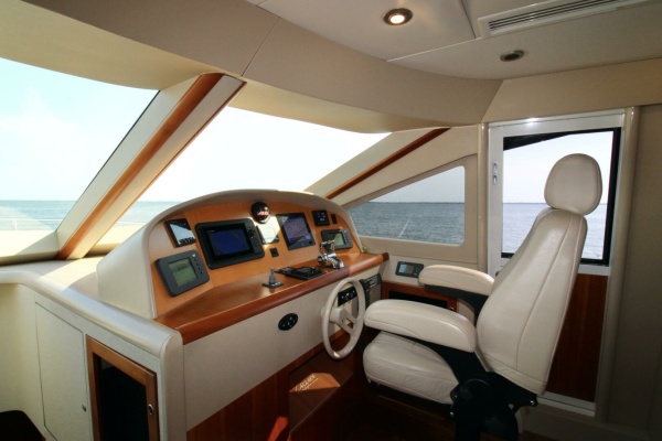 Kathleen 74ft Lazzara Yachts Yacht For Sale