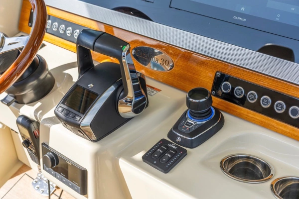 2022 Chris-Craft 30