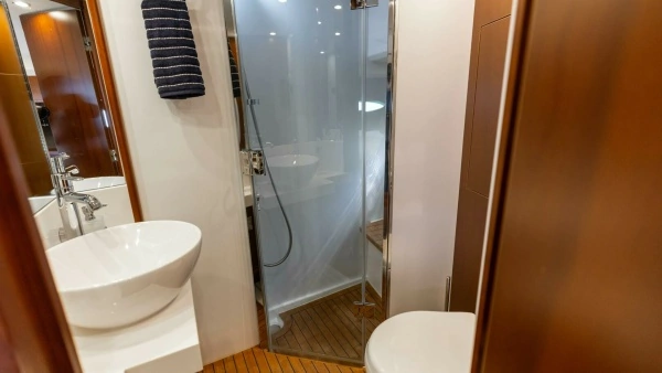 2011 Princess 64