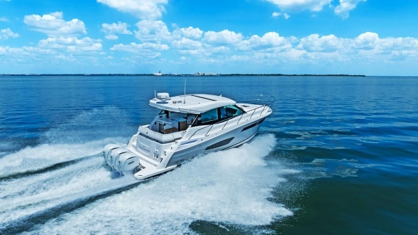 2025 Regal 38
