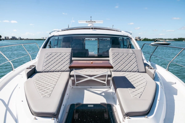 2023 Cruisers Yachts 42