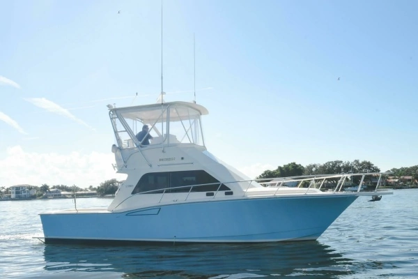35-ft-Cabo-2001-35 Flybridge-Vikingos -St. Petersburg Florida United States yacht for sale